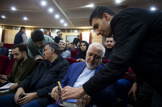 رونمایی از کتاب «توئیتریشدنِ سیاست» با حضور ظریف