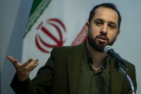 رونمایی از کتاب «توئیتریشدنِ سیاست» با حضور ظریف