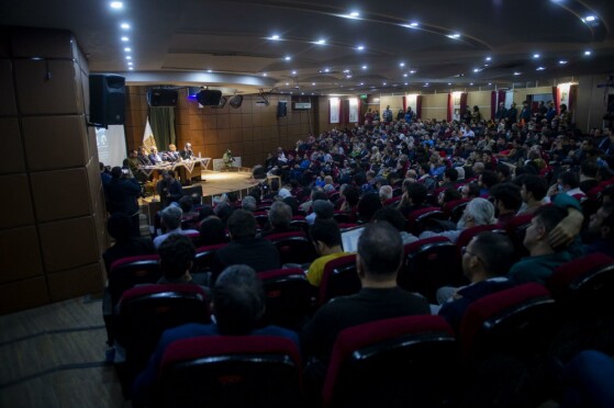 رونمایی از کتاب «توئیتریشدنِ سیاست» با حضور ظریف