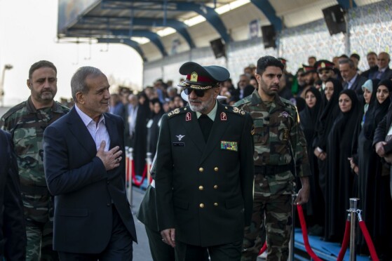 مراسم دانشآموختگی دانشجویان دانشگاه علوم انتظامی با حضور رئیس جمهور