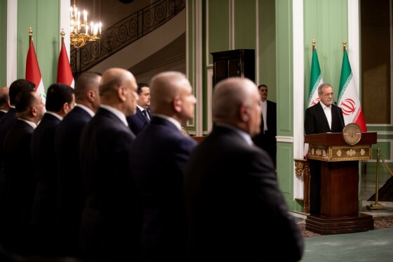 استقبال رسمی از نخست وزیر عراق