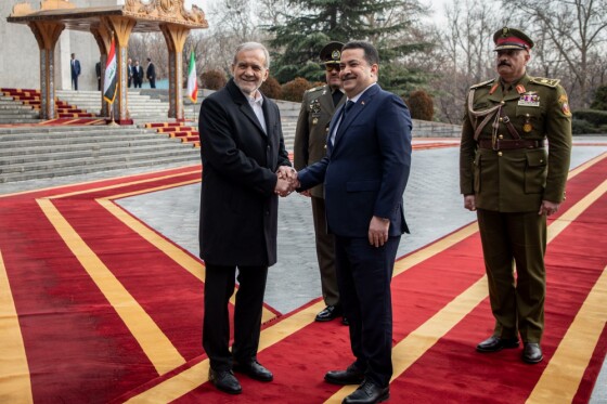 استقبال رسمی از نخست وزیر عراق