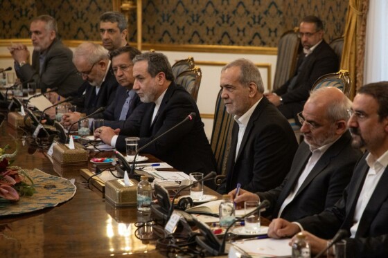 استقبال رسمی از نخست وزیر عراق