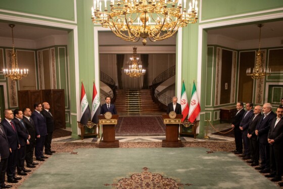 استقبال رسمی از نخست وزیر عراق