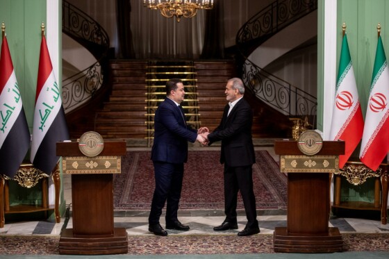 استقبال رسمی از نخست وزیر عراق