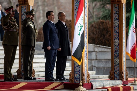 استقبال رسمی از نخست وزیر عراق
