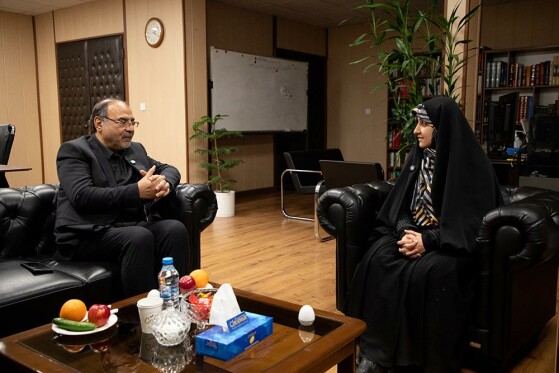 بازدید دکتر زهرا بهروز آذر از روزنامه ایران