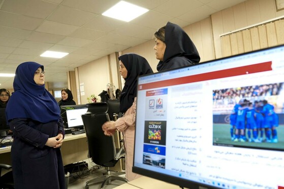 بازدید سخنگوی دولت از روزنامه ایران