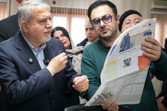 بازدید وزیر میراث فرهنگی و گردشگری از موسسه فرهنگی مطبوعاتی ایران