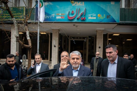 بازدید وزیر میراث فرهنگی و گردشگری از موسسه فرهنگی مطبوعاتی ایران