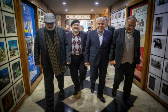 بازدید وزیر میراث فرهنگی و گردشگری از موسسه فرهنگی مطبوعاتی ایران