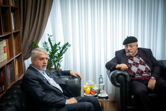 بازدید وزیر میراث فرهنگی و گردشگری از موسسه فرهنگی مطبوعاتی ایران