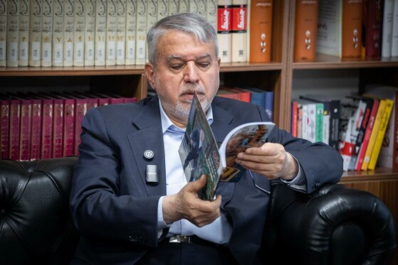 بازدید وزیر میراث فرهنگی و گردشگری از موسسه فرهنگی مطبوعاتی ایران