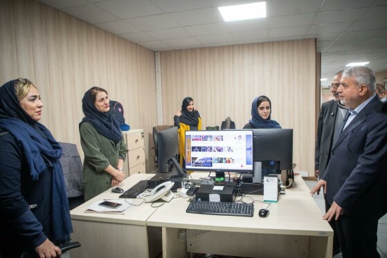 بازدید وزیر میراث فرهنگی و گردشگری از موسسه فرهنگی مطبوعاتی ایران