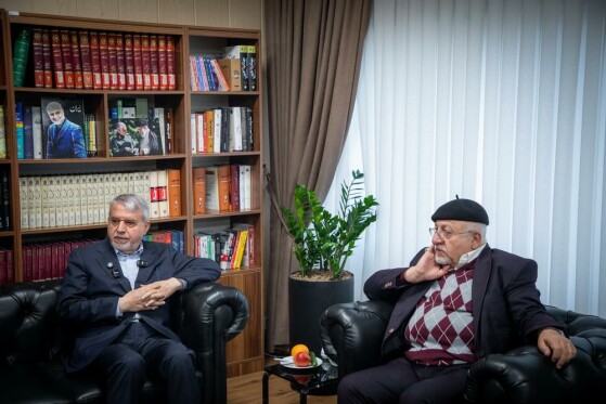 بازدید وزیر میراث فرهنگی و گردشگری از موسسه فرهنگی مطبوعاتی ایران