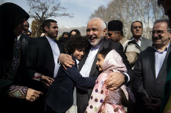 نهمین جشنواره فجر صنایع دستی «سرو سیمین»