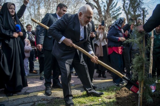 نهمین جشنواره فجر صنایع دستی «سرو سیمین»