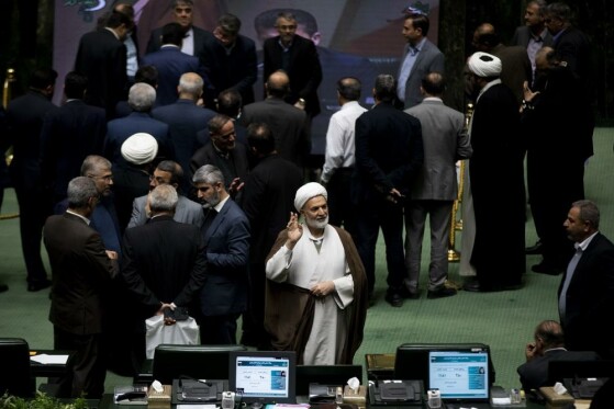 جلسه  استیضاح وزیر اقتصاد