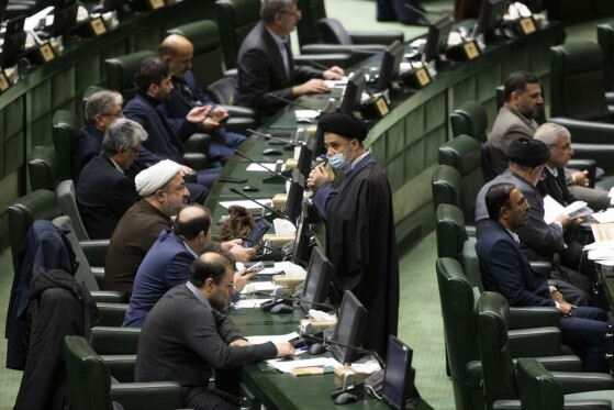 جلسه  استیضاح وزیر اقتصاد