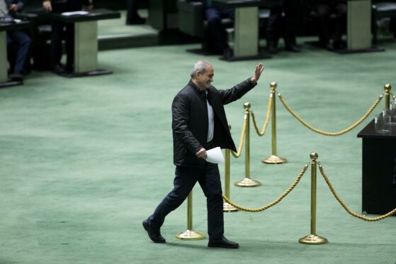 جلسه  استیضاح وزیر اقتصاد