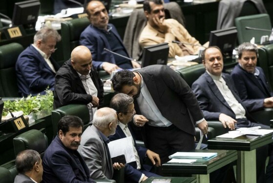 جلسه  استیضاح وزیر اقتصاد