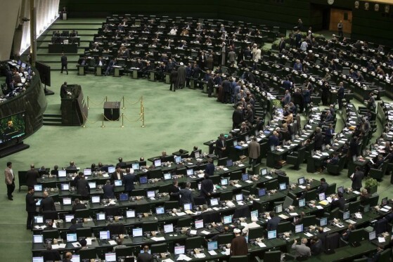 جلسه  استیضاح وزیر اقتصاد