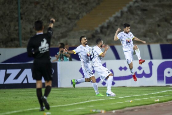 دیدار تیم های استقلال تهران و فولاد خوزستان