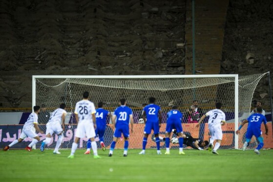 دیدار تیم های استقلال تهران و فولاد خوزستان