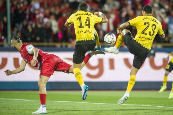 دیدار تیم های فوتبال پرسپولیس و سپاهان