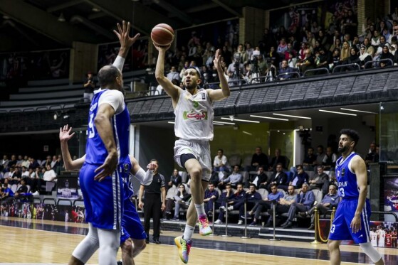 دیدار تیم های بسکتبال طبیعت اسلامشهر و پالایش نفت آبادان