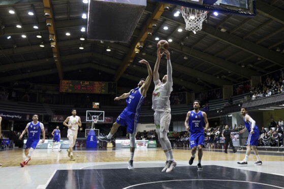 دیدار تیم های بسکتبال طبیعت اسلامشهر و پالایش نفت آبادان