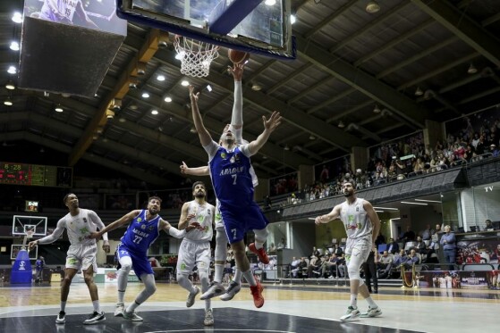 دیدار تیم های بسکتبال طبیعت اسلامشهر و پالایش نفت آبادان