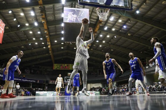 دیدار تیم های بسکتبال طبیعت اسلامشهر و پالایش نفت آبادان