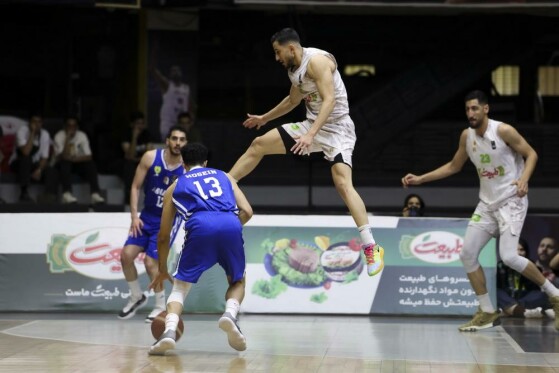 دیدار تیم های بسکتبال طبیعت اسلامشهر و پالایش نفت آبادان