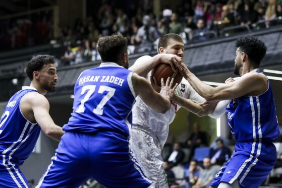 دیدار تیم های بسکتبال طبیعت اسلامشهر و پالایش نفت آبادان