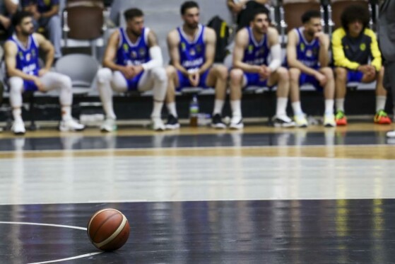 دیدار تیم های بسکتبال طبیعت اسلامشهر و پالایش نفت آبادان