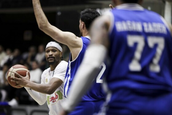 دیدار تیم های بسکتبال طبیعت اسلامشهر و پالایش نفت آبادان