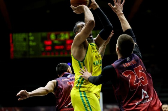 دیدار تیم های بسکتبال طبیعت اسلامشهر و پالایش نفت آبادان