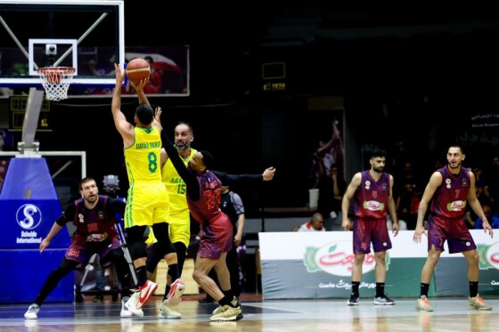 دیدار تیم های بسکتبال طبیعت اسلامشهر و پالایش نفت آبادان