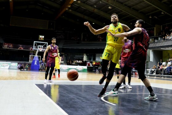 دیدار تیم های بسکتبال طبیعت اسلامشهر و پالایش نفت آبادان