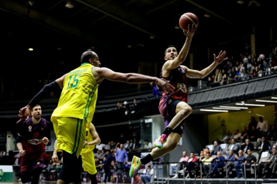 دیدار تیم های بسکتبال طبیعت اسلامشهر و پالایش نفت آبادان