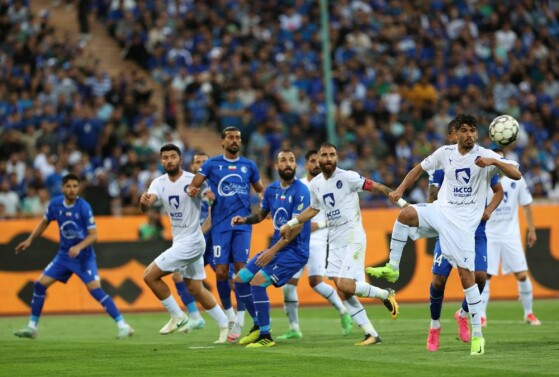 دیدار تیم های فوتبال استقلال و پیکان در جام حذفی