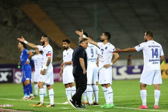 دیدار تیم های فوتبال استقلال و پیکان در جام حذفی