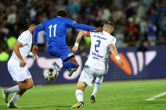 دیدار تیم های فوتبال استقلال و پیکان در جام حذفی