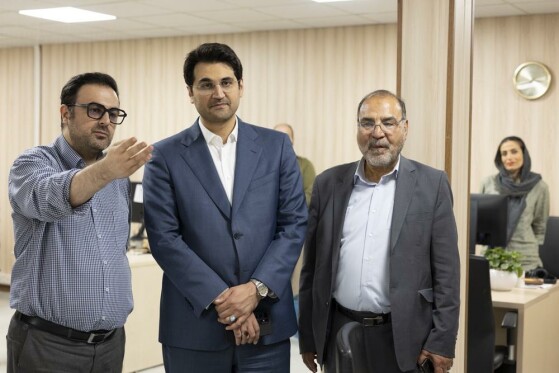 بازدید رئیس سازمان امور مالیاتی از روزنامه ایران