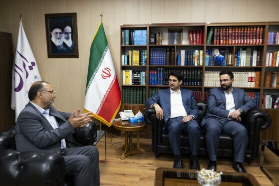 بازدید رئیس سازمان امور مالیاتی از روزنامه ایران