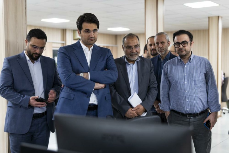 بازدید رئیس سازمان امور مالیاتی از روزنامه ایران