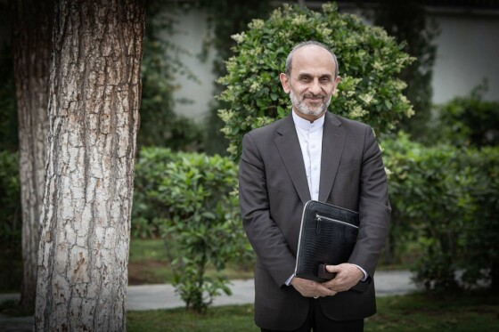 اعضای هیأت دولت در جمع خبرنگاران