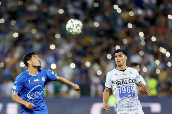 دیدار تیم های فوتبال استقلال و آلومینیوم