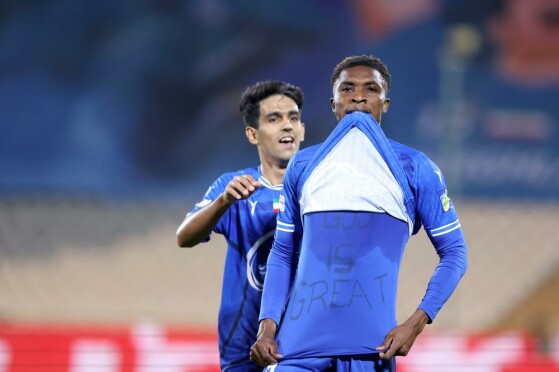 دیدار تیم های فوتبال استقلال و آلومینیوم